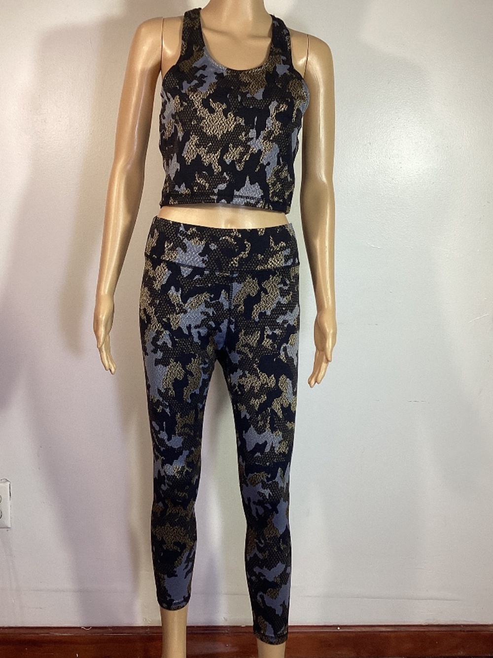 The Upside Camo Leggings & Top Set Sz L / 10